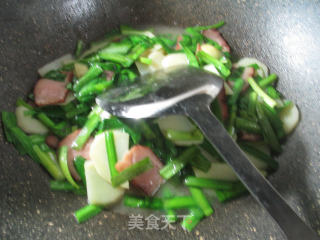 韭菜酱肉炒土豆的做法步骤：4