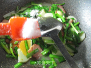 韭菜酱肉炒土豆的做法步骤：7