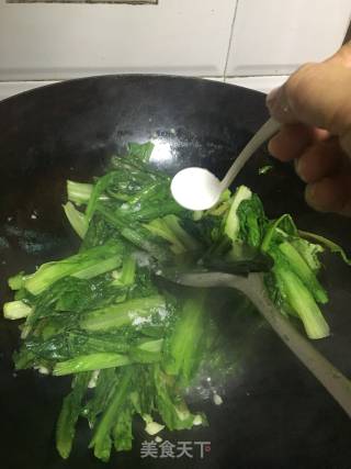 豆豉鲮鱼油麦菜的做法步骤：7