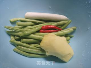 #素菜#清炒四季豆的做法步骤：1