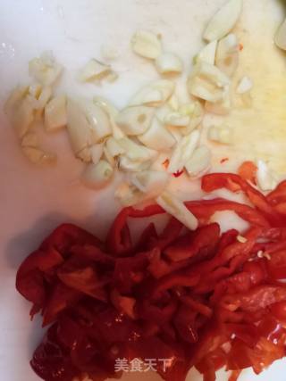 蘑菇炒豆腐的做法步骤：2