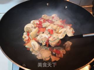 蘑菇炒豆腐的做法步骤：6