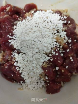 小炒牛肉的做法步骤：4
