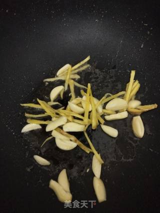 小炒牛肉的做法步骤：9