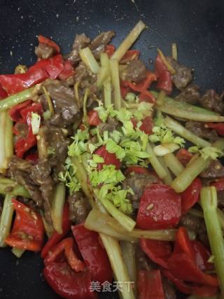 小炒牛肉的做法步骤：11