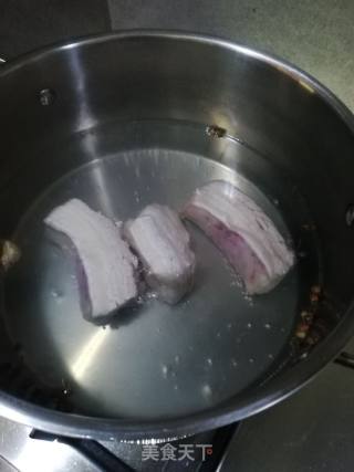 回锅肉的做法步骤：3