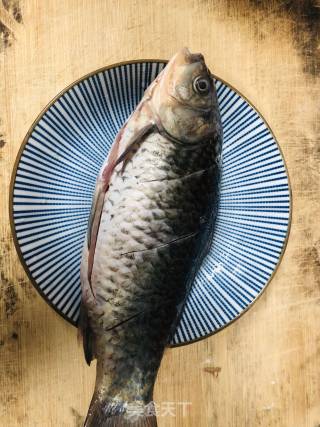鲫鱼豆腐老汤的做法步骤：1