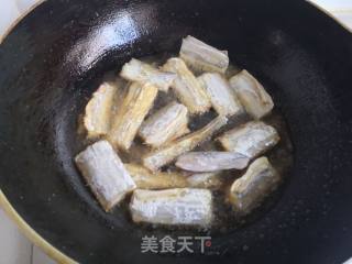 酥带鱼的做法步骤：4