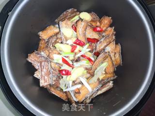 酥带鱼的做法步骤：14