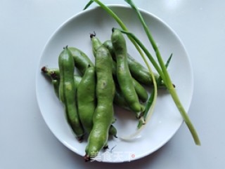 葱油蚕豆的做法步骤：1