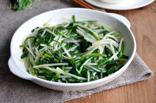 韭菜炒豆芽的做法步骤：7