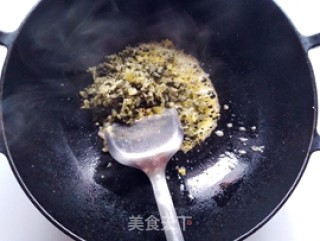 咸菜冬笋炒鱿鱼的做法步骤：6