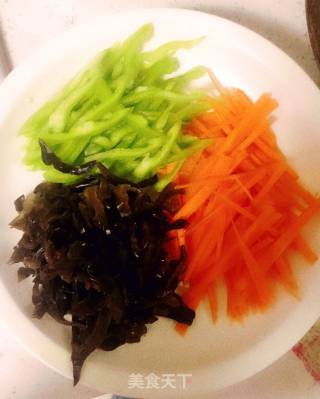 鱼香肉丝的做法步骤：2