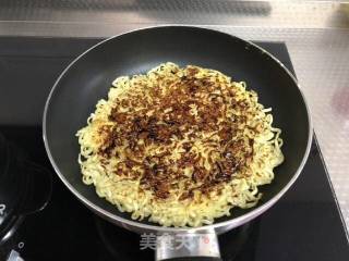 泡面蛋饼的做法步骤：10