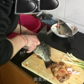 柠檬鲫鱼豆腐汤的做法步骤：1