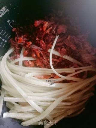 小鸡炖蘑菇的做法步骤：4