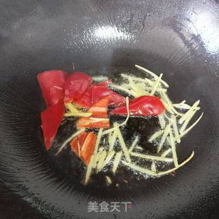 酸菜炒牛肉的做法步骤：3