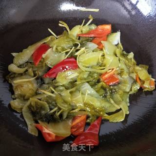酸菜炒牛肉的做法步骤：4