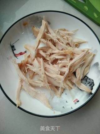 鸡胸肉拌苦菊的做法步骤：2