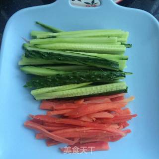 什锦紫菜包饭的做法步骤：2