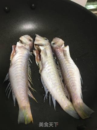 香煎海鱼的做法步骤：2