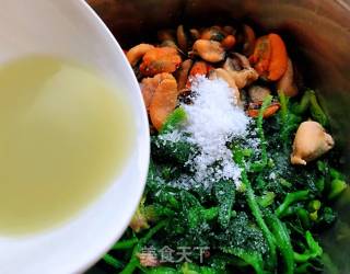 菠菜拌海虹的做法步骤：7