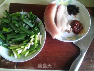 回锅肉的做法步骤：1