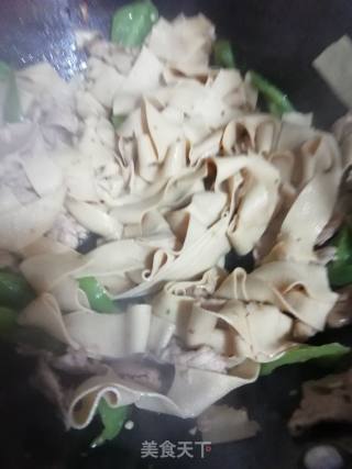 尖椒干豆腐的做法步骤：7