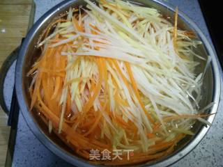 酸辣土豆丝的做法步骤：2