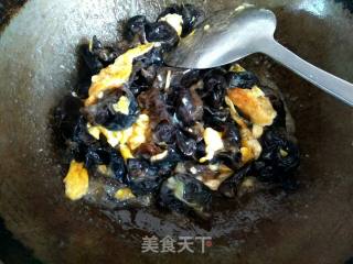 木耳炒鸡蛋的做法步骤：7