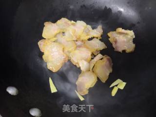腊肉蒜苗的做法步骤：4