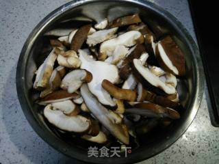 炒杂菌的做法步骤：3