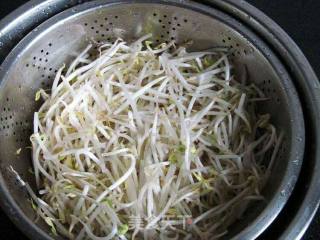 清炒豆芽的做法步骤：2