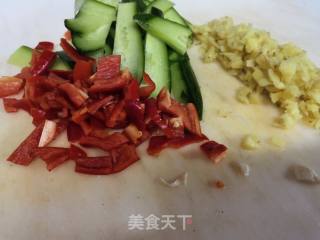 水果黄瓜炒牛肉的做法步骤：2