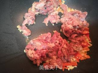 水果黄瓜炒牛肉的做法步骤：4