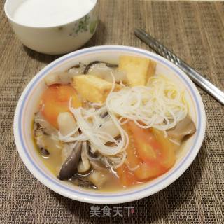 番茄蚝菇汤米粉的做法步骤：11