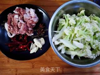 火爆有机菜花的做法步骤：1