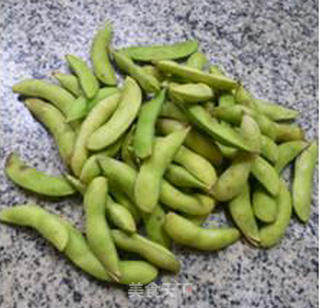 黑木耳毛豆烧排骨的做法步骤：2