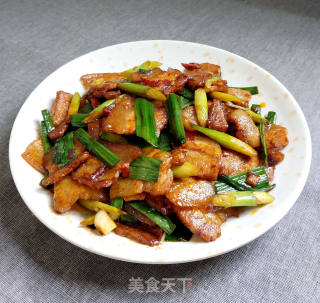蒜苗回锅肉的做法步骤：10
