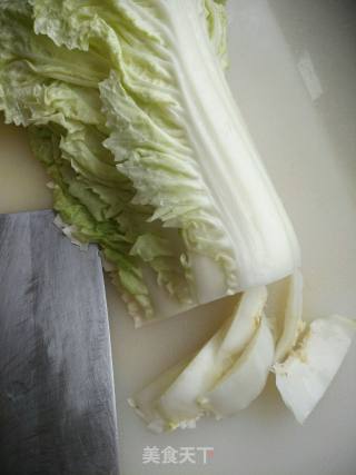 豆皮炒白菜的做法步骤：2