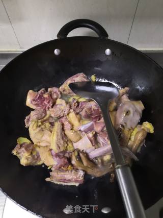 嫩海带老鸭汤的做法步骤：5