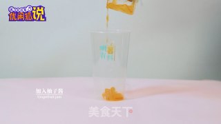橙橙诱惑 | 热水果茶怎么做，柚子酱和橙子片的新搭配的做法步骤：1