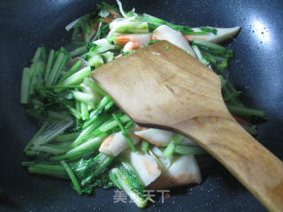 蟹肉棒炒芹菜的做法步骤：7