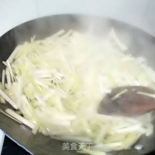 炒韭黄的做法步骤：4