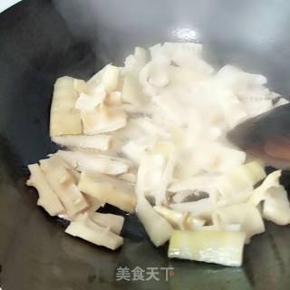 春笋炒肉的做法步骤：9