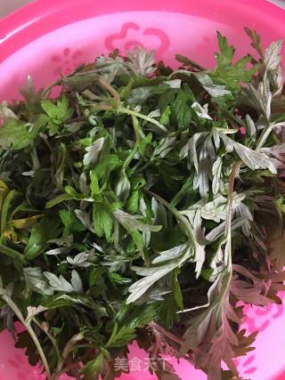 鲜艾叶包子的做法步骤：1