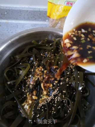 芝麻拌海带的做法步骤：7