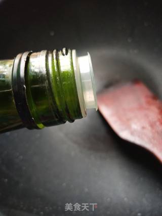 清炒油麦菜的做法步骤：1