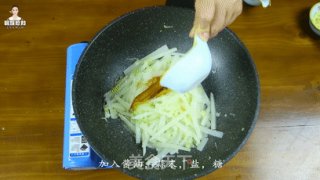 韩式炒萝卜条的做法步骤：8