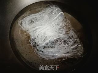 平菇韭菜粉丝鸡蛋饺的做法步骤：2
